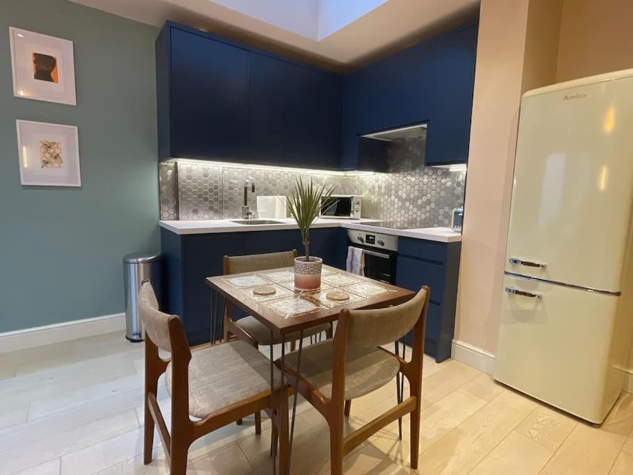 Pillow Menu! 1 Bed Garden Flat Finsbury Park London Exterior photo