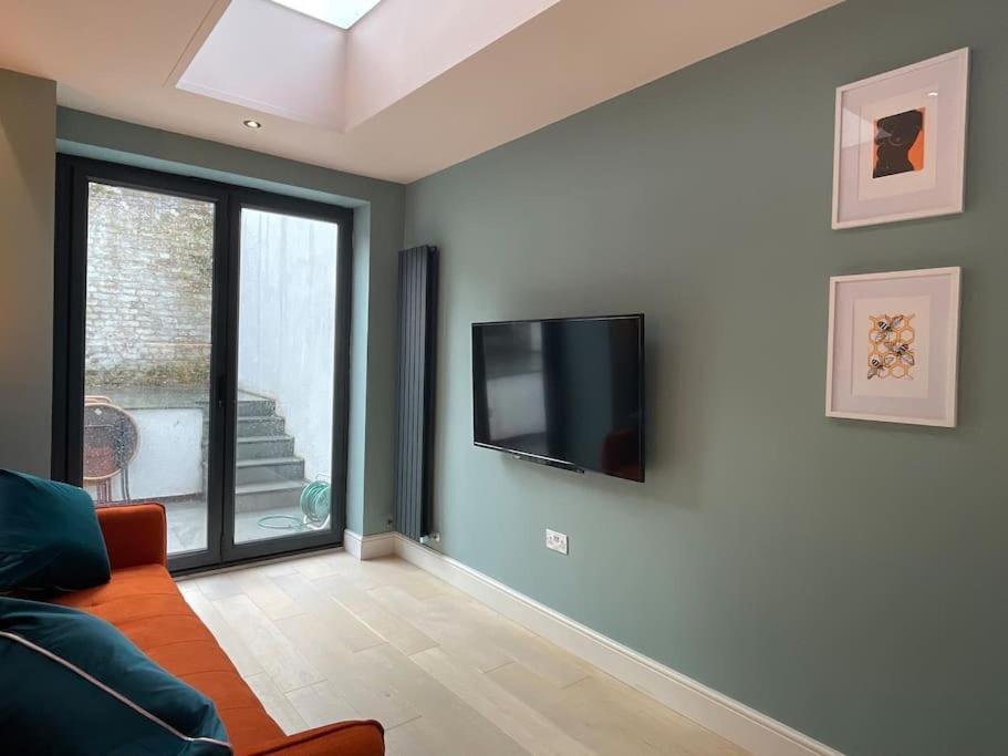 Pillow Menu! 1 Bed Garden Flat Finsbury Park London Exterior photo